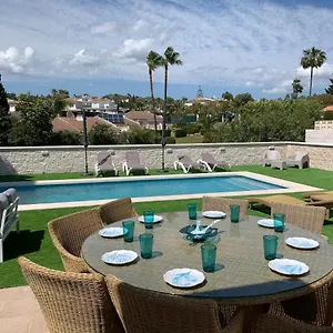 holiday-villa-sitio-de-calahonda-mijas-costa-costa-del-sol.1costadelsol.com/